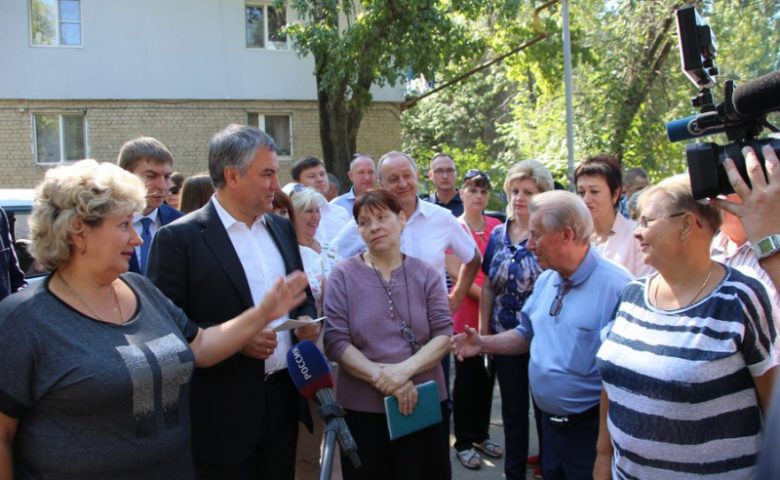 Вячеслав Володин осмотрел новые строительные площадки в поселке Елшанка