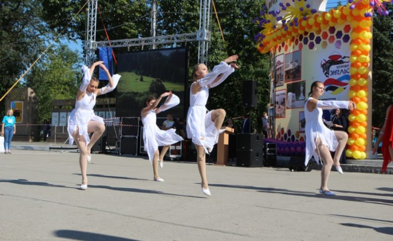 В Энгельсе появится больше 100 вакансий для учителей