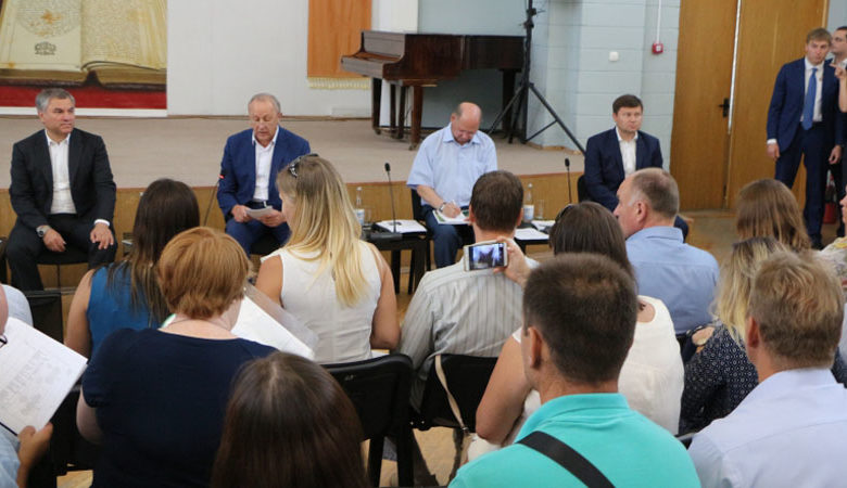 Встречи Вячеслава Володина с дольщиками вселяют им уверенность, что их запросы будут услышаны