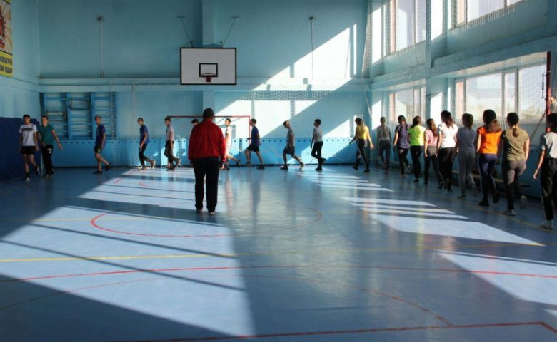 Построенному «Саратовгесстроем» зданию перелюбской школы требуется ремонт