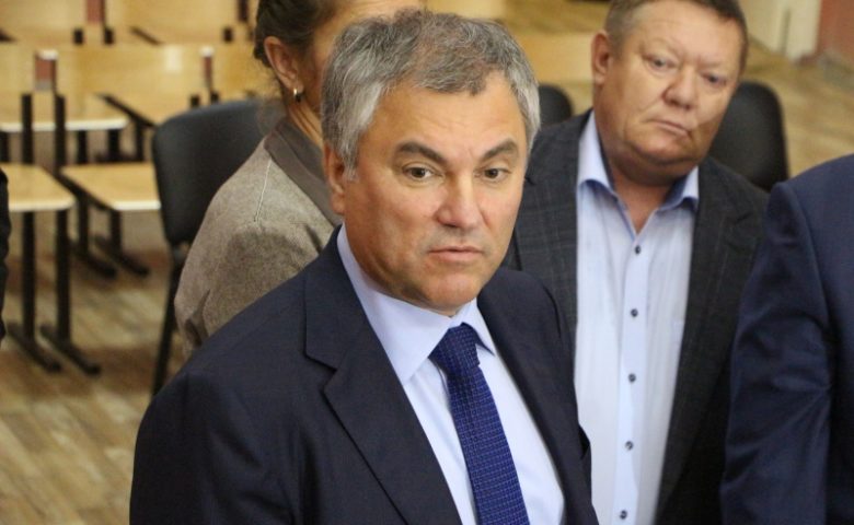 Володин предложил разработать льготы по ипотеке для сельских педагогов