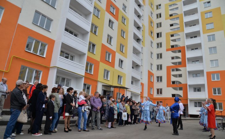 Программу переселения из ветхого и аварийного жилья продлят еще на несколько лет