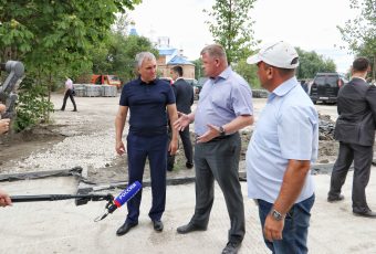 Вячеслав Володин осмотрел ход реконструкции сквера им. М.Расковой