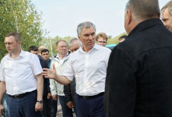 Володин встретился со старшими домов Заводского района