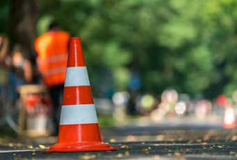В Саратове продолжаются работы по обустройству сквера Петра Первого