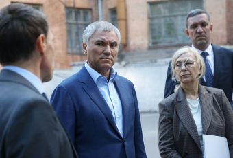 Володин – губернатору: обращайтесь в прокуратуру по поводу законности линии электропередач в сквере Балакова