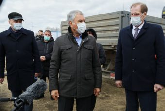 Вячеслав Володин посетил Петровск, где обсудил с жителями благоустройство города