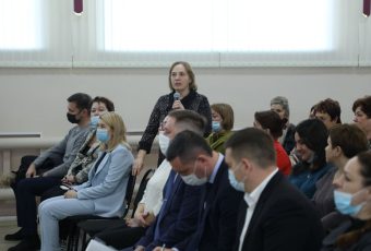 Вячеслав Володин обсудил с педагогами создание групп продленного дня в школах