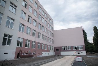 Вячеслав Володин осмотрел две обновленные школы в Саратове