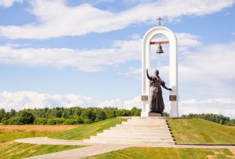 Памятник Саратовского скульптора установлен в Смоленской области