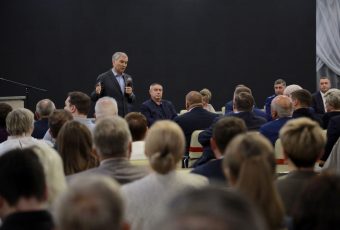Володин предложил построить круглогодичный открытый бассейн