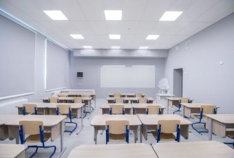 В школах необходимо повышать качество образования и предоставлять возможность ранней профориентации