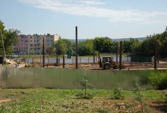 Пришкольный бассейн и ледовая арена в Соколовом
