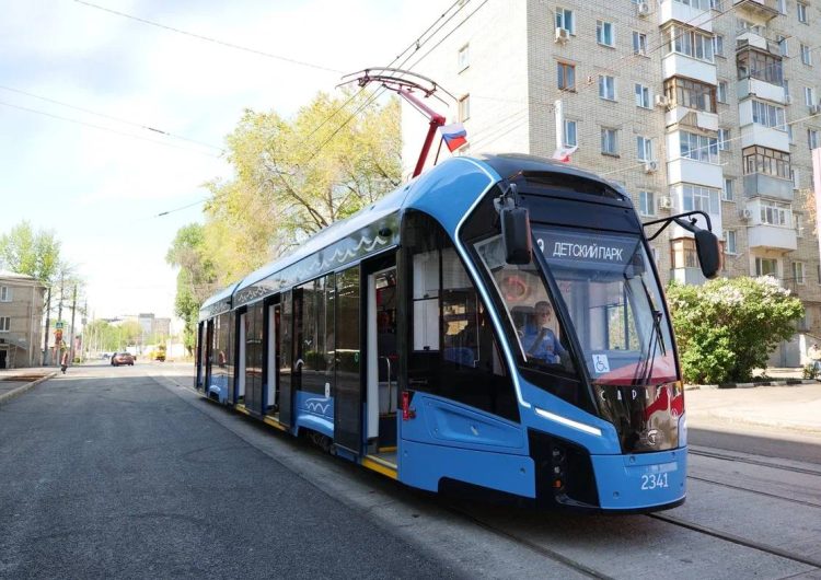 Работникам городского электрического транспорта Саратова повысят зарплату