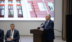 Власть должна людей защищать