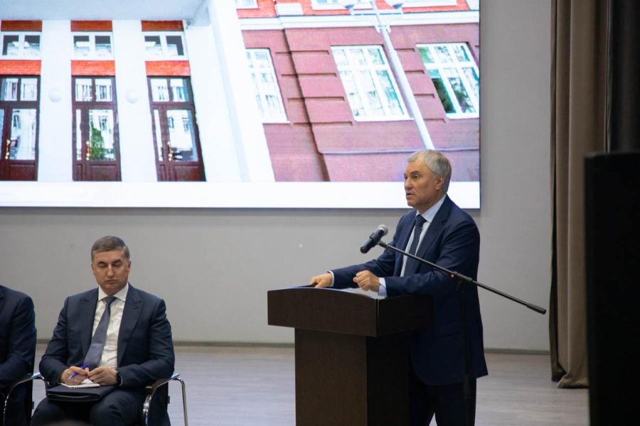 Власть должна людей защищать