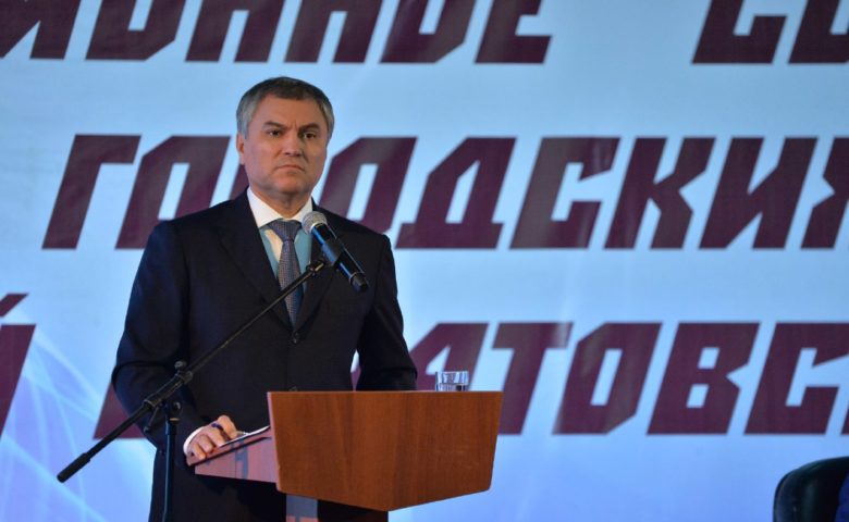 Вячеслав Володин поручил фермеру построить поселок ветеранов в Дергачах