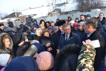 Состоялась встреча Вячеслава Володина с жителями бараков в Энгельсе