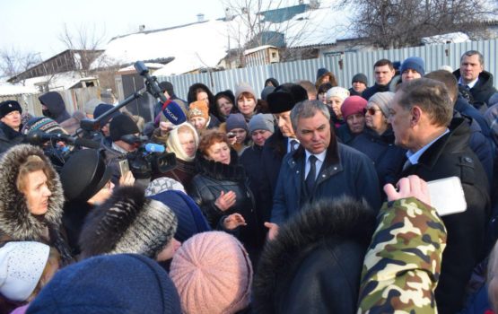 Состоялась встреча Вячеслава Володина с жителями бараков в Энгельсе