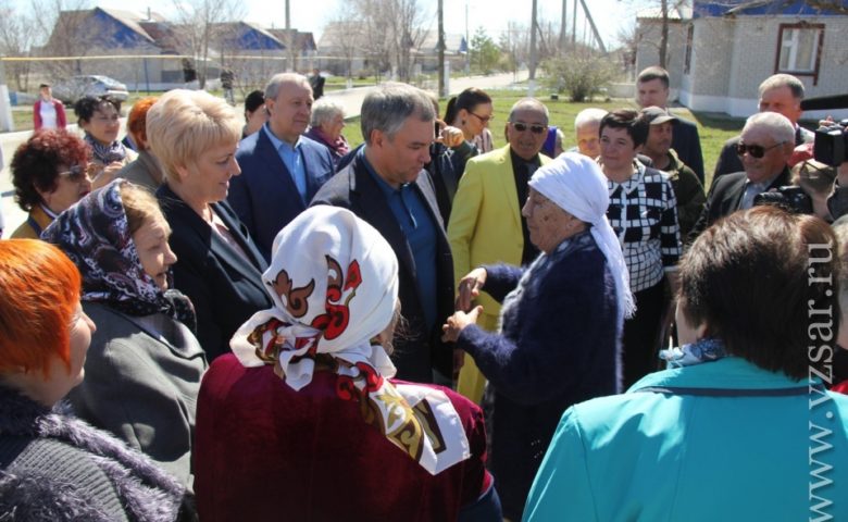 Жители поселка Ветеран пообещали Председателю Государственной Думы жить до 100 лет