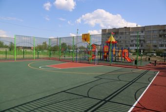 В Саратовской области на деньги меценатов построят 14 открытых спортплощадок