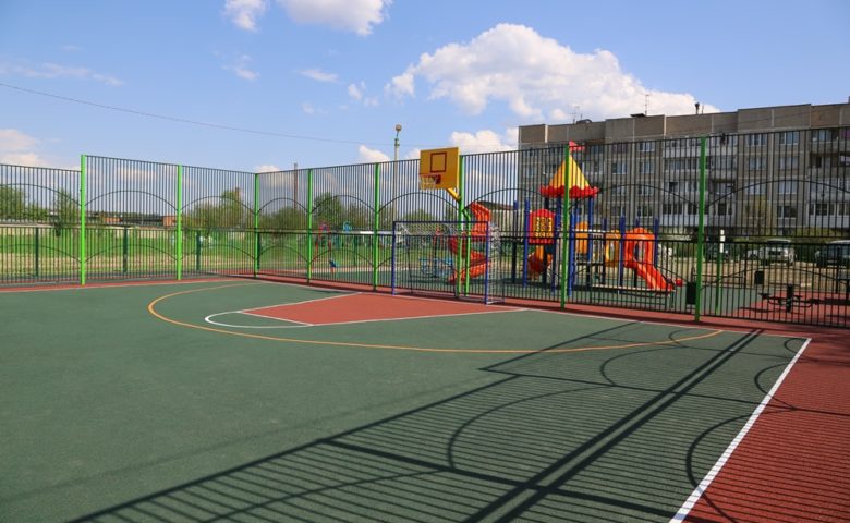 В Саратовской области на деньги меценатов построят 14 открытых спортплощадок