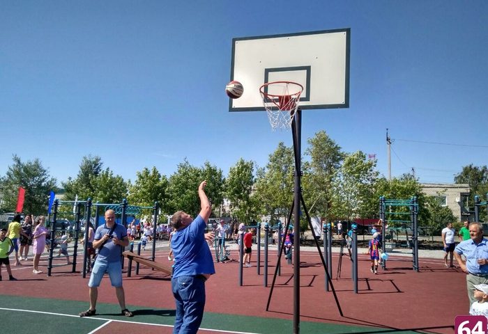 На новой спортплощадке в Озинках прошли первые соревнования