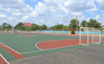 В Озинках завершается строительство уникальной спортивной площадки