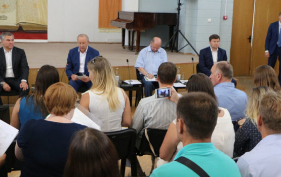 Встречи Вячеслава Володина с дольщиками вселяют им уверенность, что их запросы будут услышаны