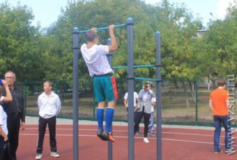 Открытие спортивной площадки в Комсомольском поселке