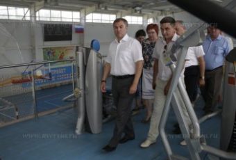 Заброшенный стадион реконструируют в Ершове