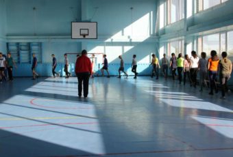 Построенному «Саратовгесстроем» зданию перелюбской школы требуется ремонт