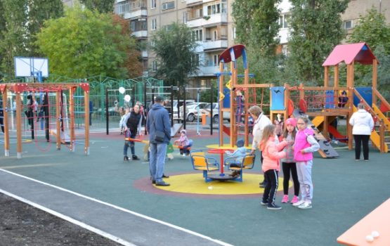 Жители Заводского района рады новым спортивным площадкам
