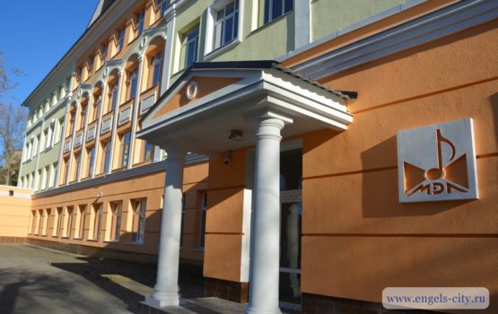 В лицее имени Шнитке начали устанавливать музыкальное спецоборудование