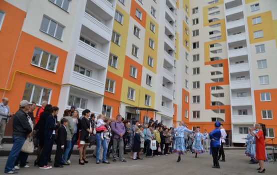 Программу переселения из ветхого и аварийного жилья продлят еще на несколько лет