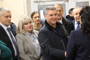 Вячеслав Володин прибыл в музыкально-эстетический лицей имени Шнитке