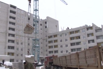 Новую поликлинику и дом для обитателей бараков в Елшанке достроят в этом году