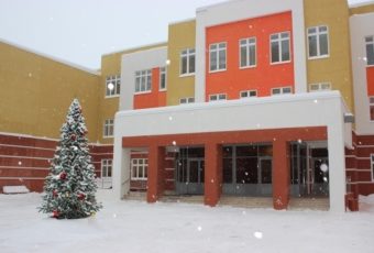 Первый день занятий прошел в долгожданной школе “Аврора” в Солнечном-2