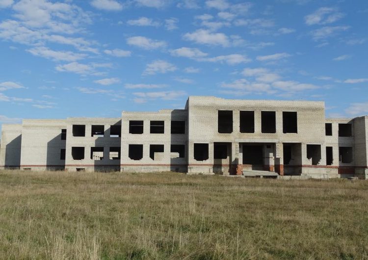 Школа в селе Тепловка будет достроена спустя много лет