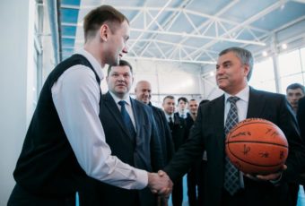 Председатель Государственной Думы осмотрел новый ФОК в Красном Куте