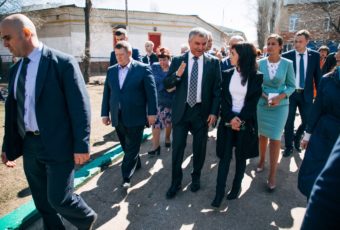 Будущее школы в Приволжском: Вячеслав Володин встретился с жителями поселка