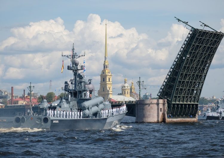 Председатель Государственной Думы поздравил военных моряков с Днем ВМФ