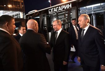 Президент Владимир Путин посетил саратовский аэропорт