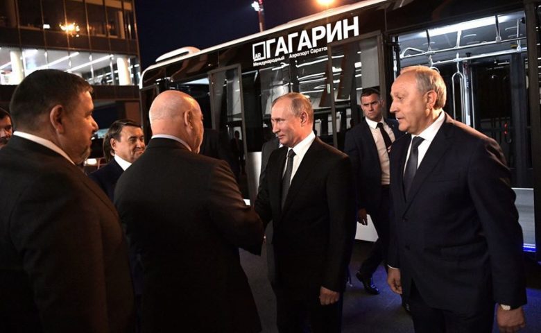 Президент Владимир Путин посетил саратовский аэропорт