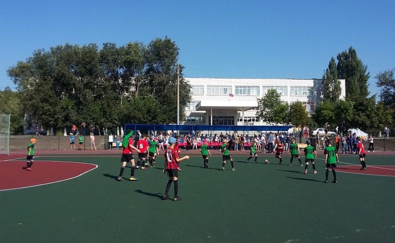 У 59-ой школы в Заводском районе открылась многофункциональная спортивная площадка