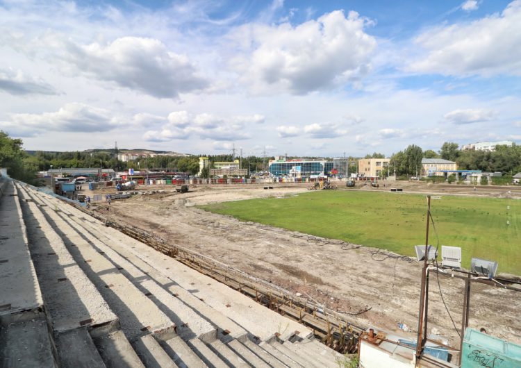 На стадионе «Волга» в Саратове полным ходом идет реконструкция