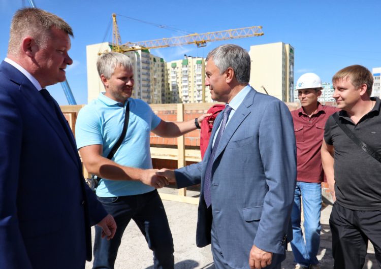 Вячеслав Володин оценил высокое качество работ на строительной площадке в микрорайоне «Звезда»