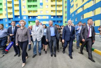 Председатель ГД посетил поселок Елшанку и встретился с жителями