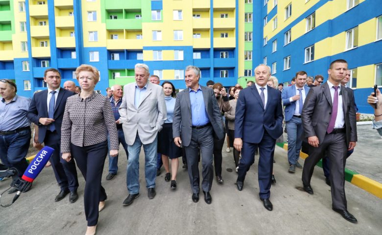 Председатель ГД посетил поселок Елшанку и встретился с жителями