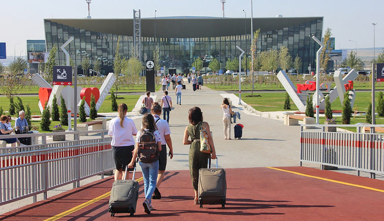 За две недели новым саратовским аэропортом Гагарин воспользовались 25 тысяч человек